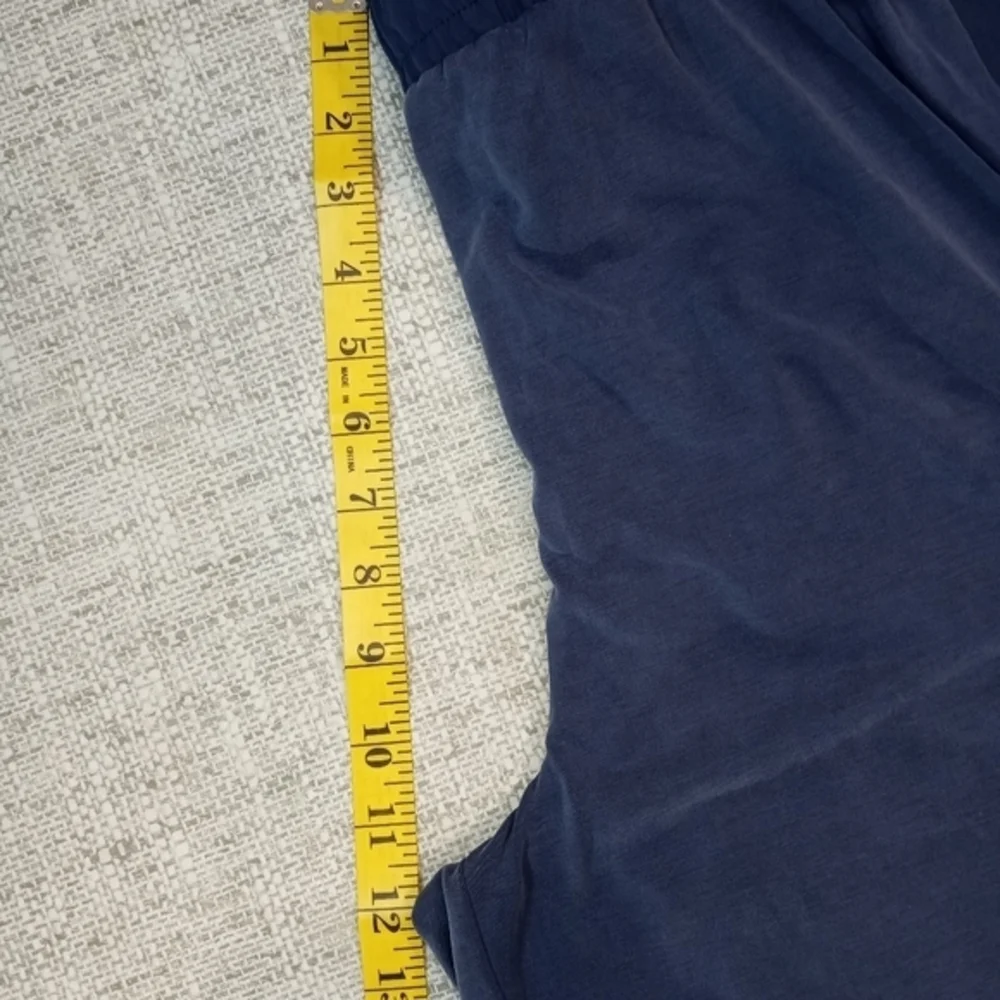 UA Size 10 Women's Blue Wide Leg Lightweight Pants‎ NWT